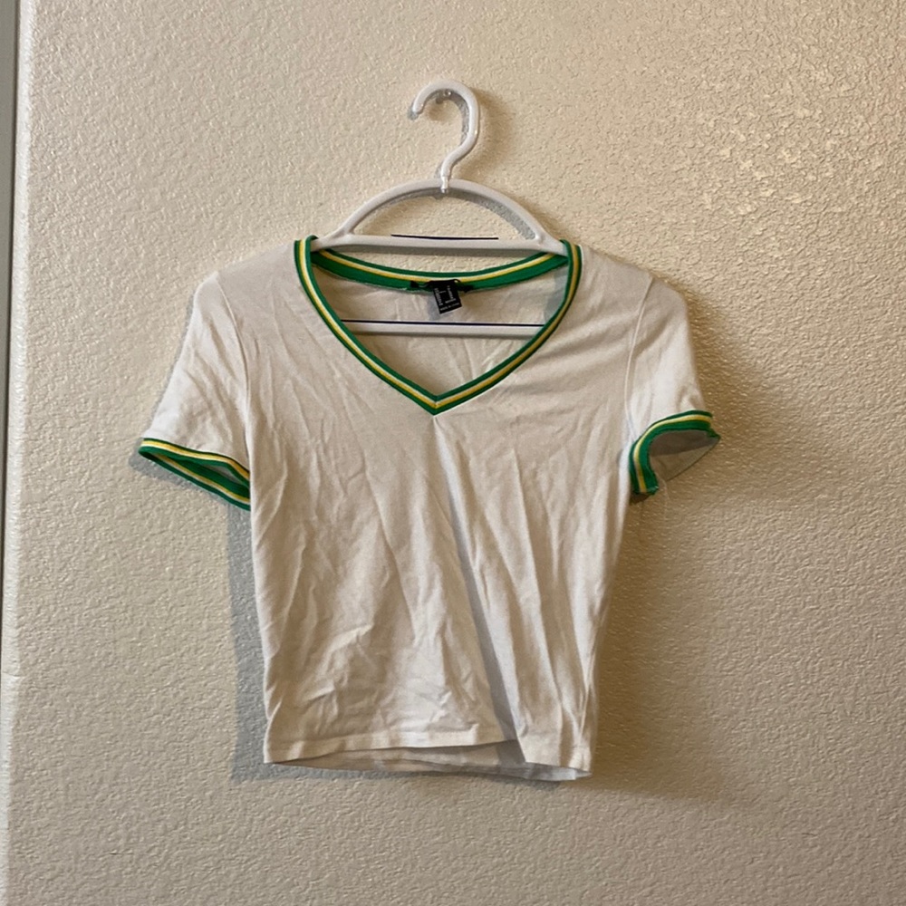 I am selling this Forever 21 crop top size Medium